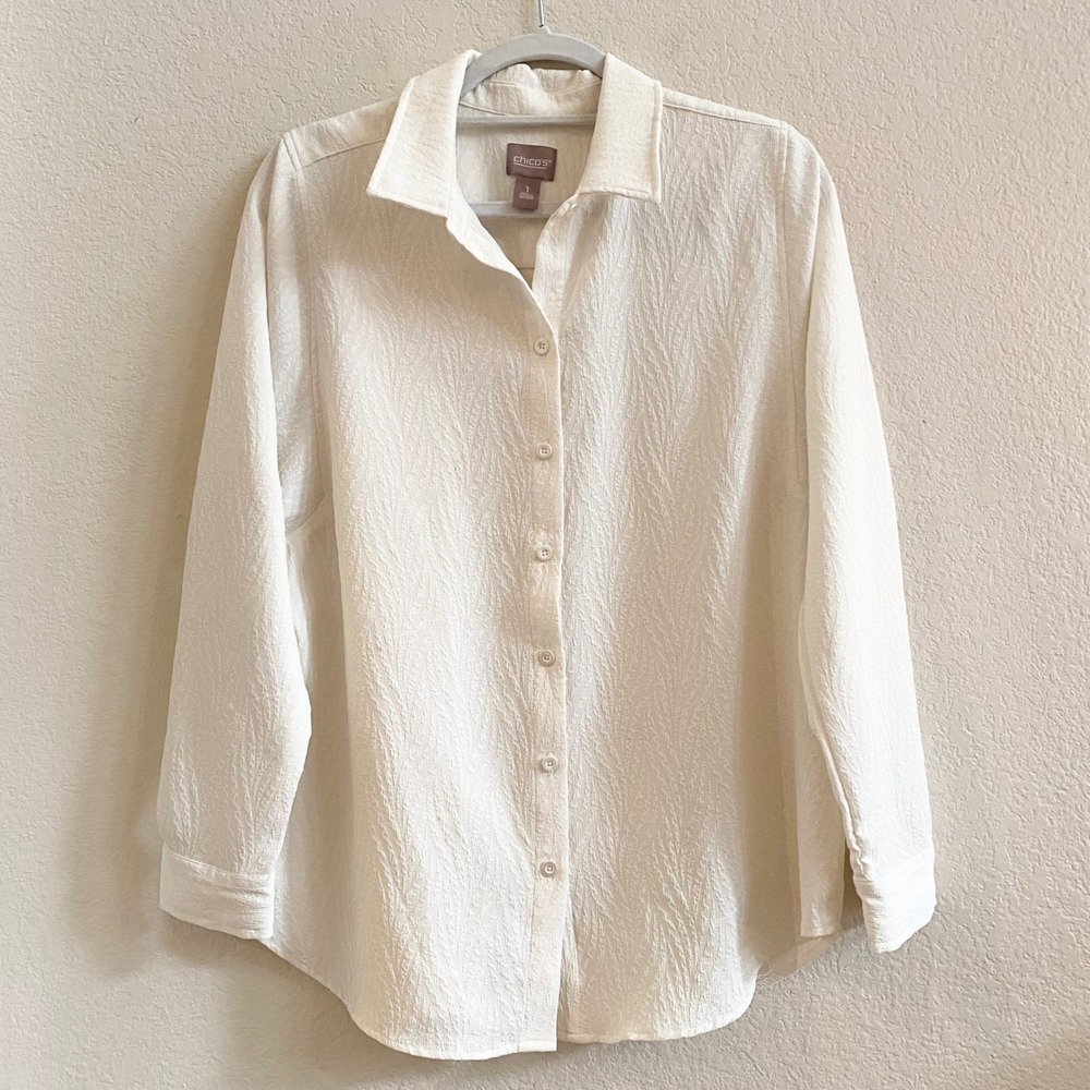 CHICOS Textured Button Down Shirt White Long Sleeve Collared Size 1